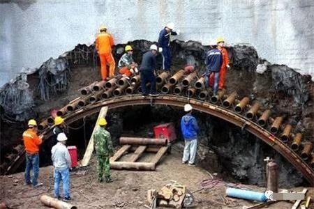 陵城隧道钢花管支护案例